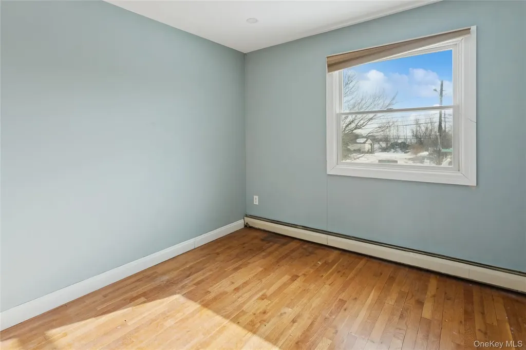 4274 Broadway Island Park NY 11558