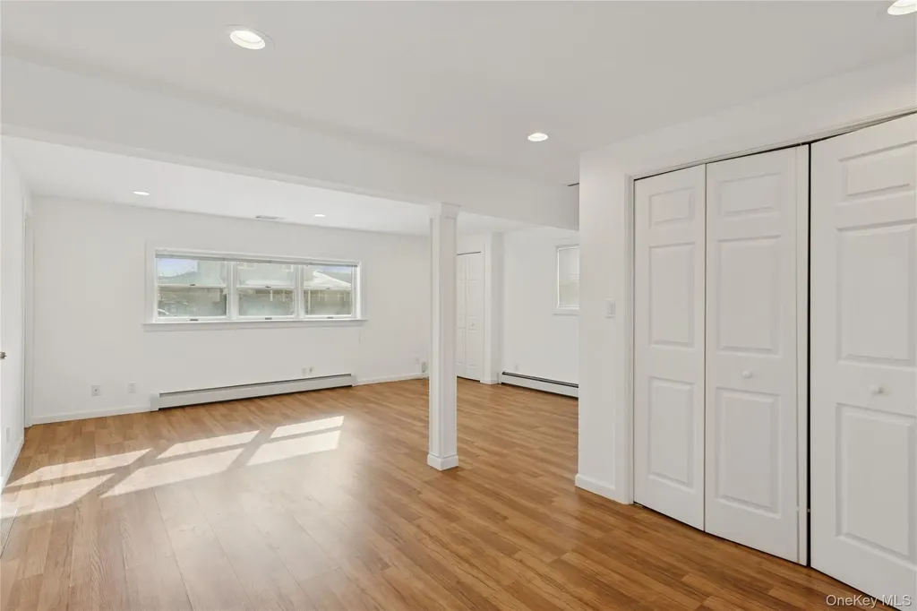 4274 Broadway Island Park NY 11558