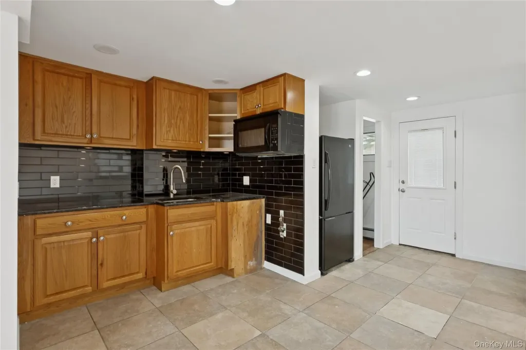 4274 Broadway Island Park NY 11558