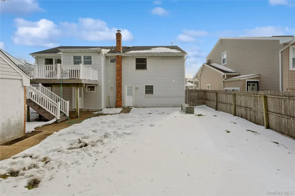 4274 Broadway Island Park NY 11558