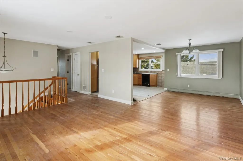 4274 Broadway Island Park NY 11558