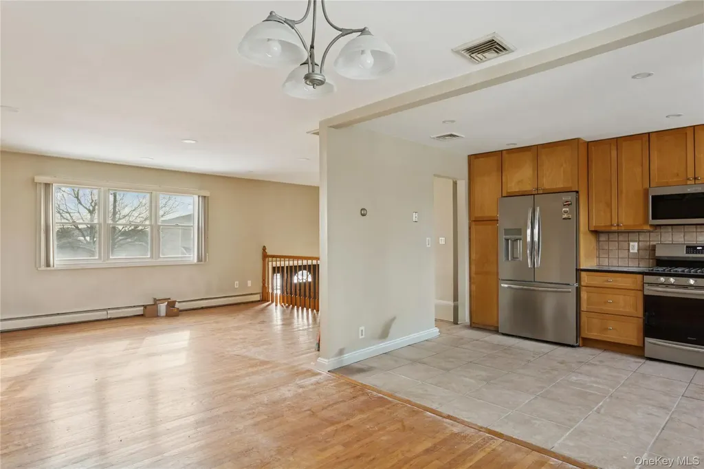 4274 Broadway Island Park NY 11558