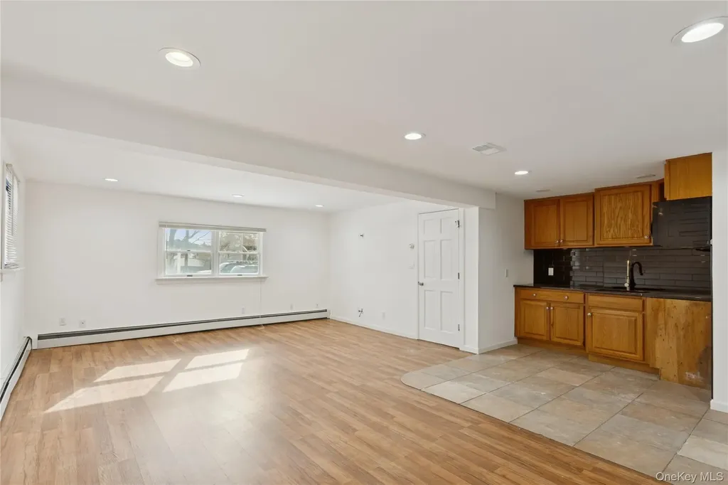 4274 Broadway Island Park NY 11558