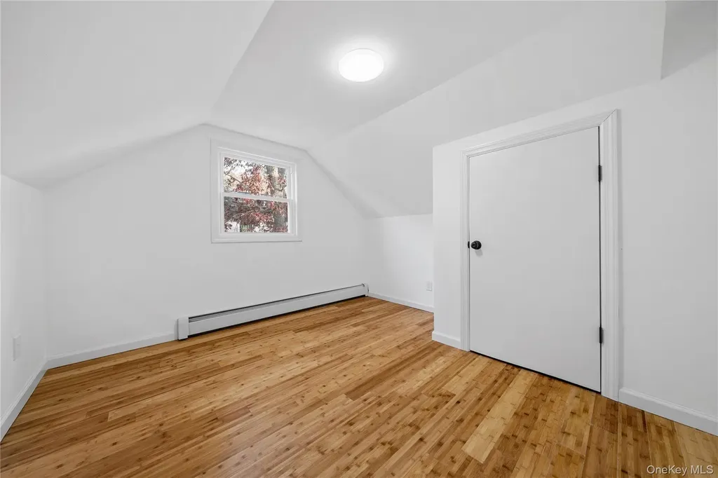 78 Carr Lane Coram NY 11727