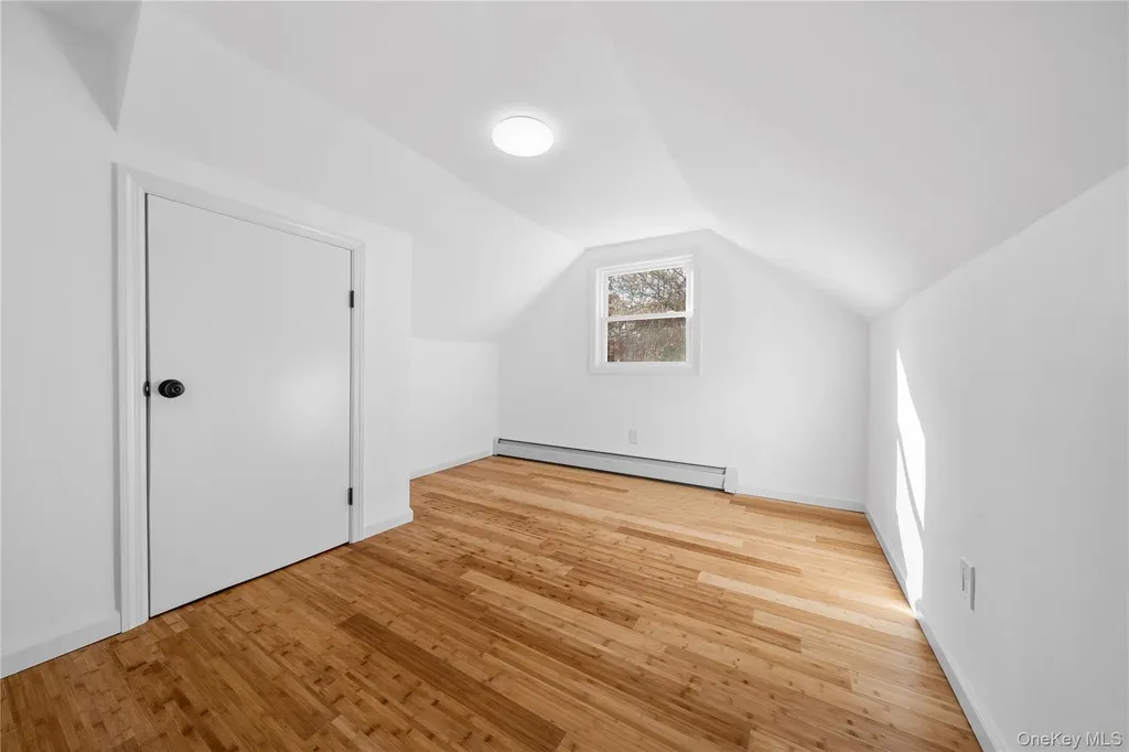 78 Carr Lane Coram NY 11727
