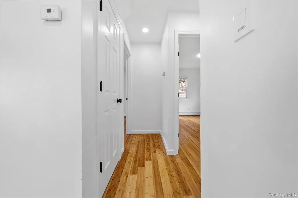 78 Carr Lane Coram NY 11727