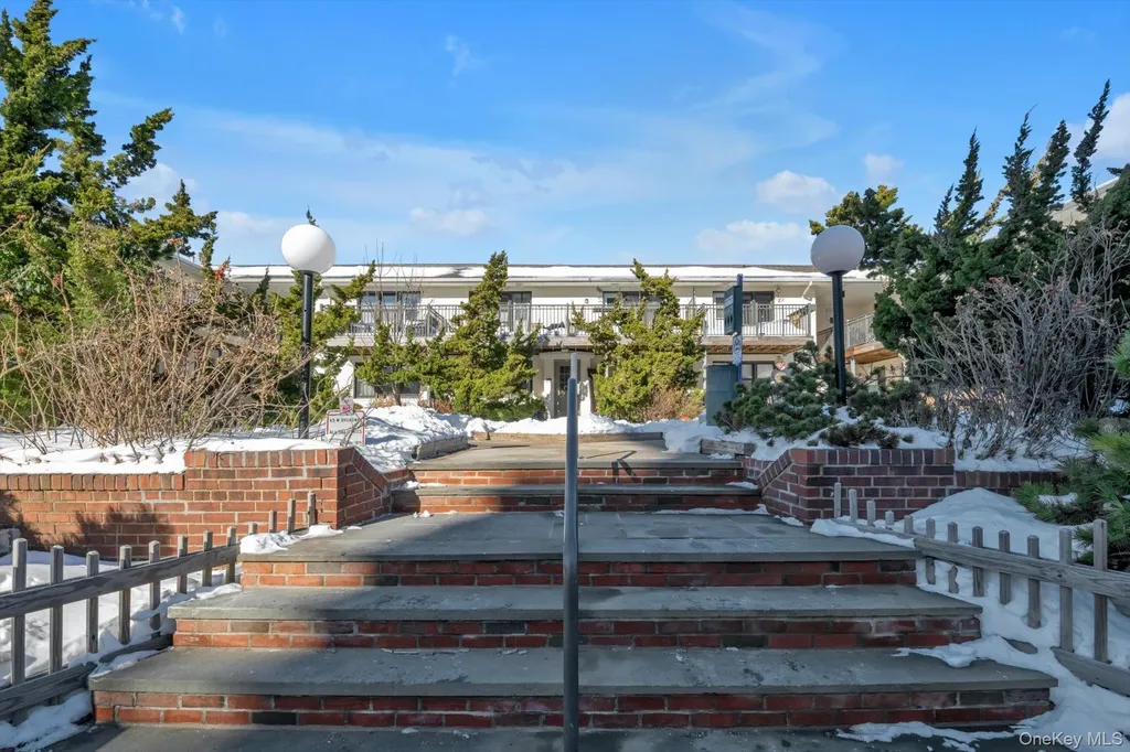 65 W Broadway Long Beach NY 11561