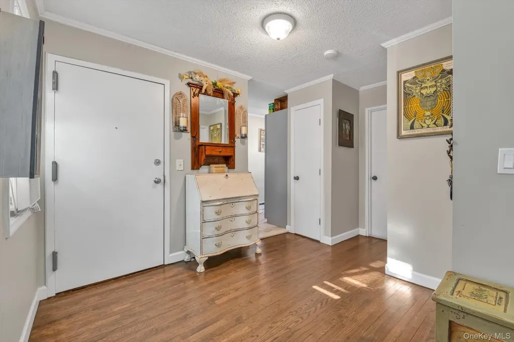 65 W Broadway Long Beach NY 11561