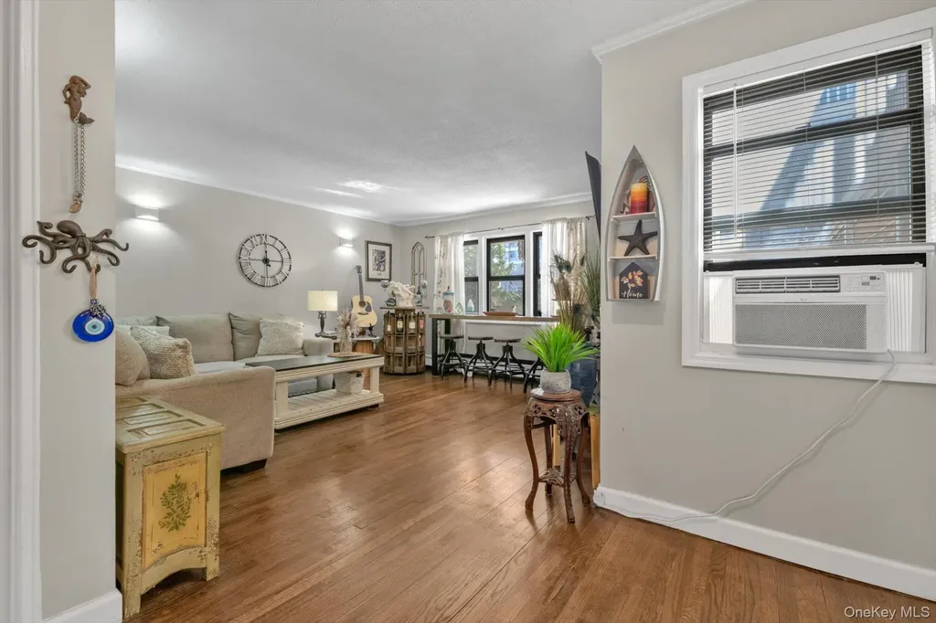 65 W Broadway Long Beach NY 11561
