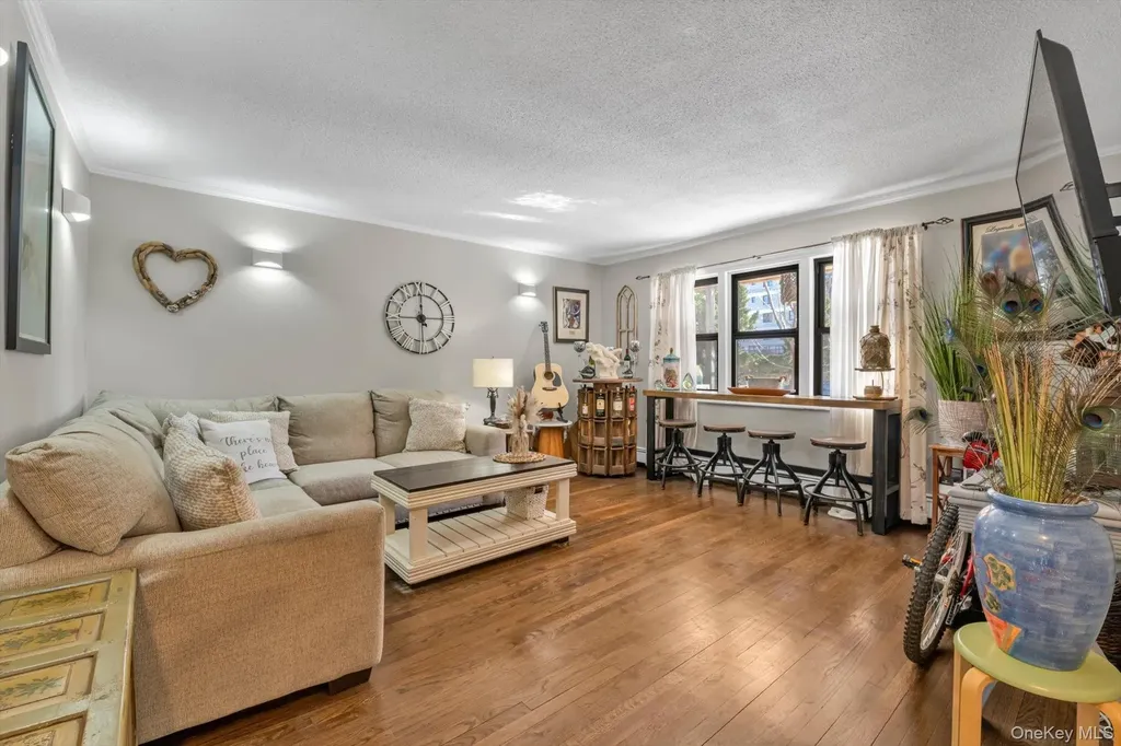 65 W Broadway Long Beach NY 11561