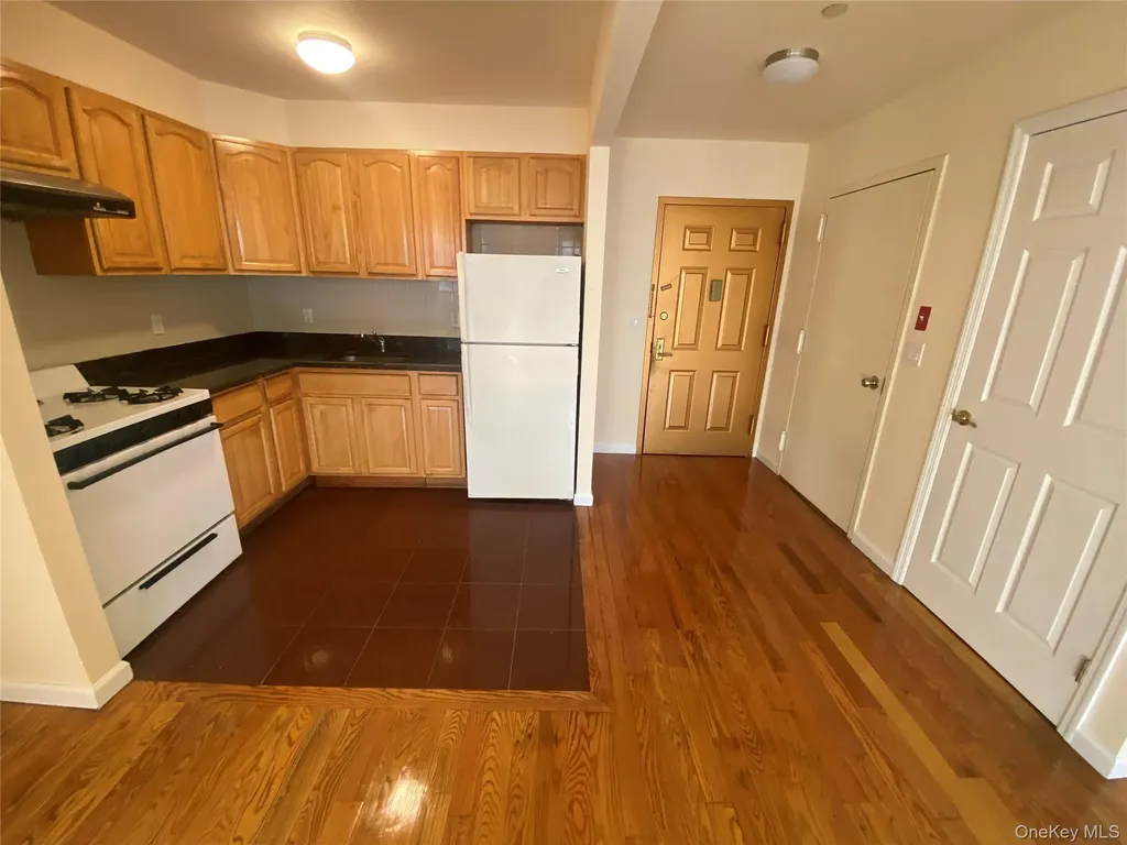 140-26 Cherry Avenue Flushing NY 11355