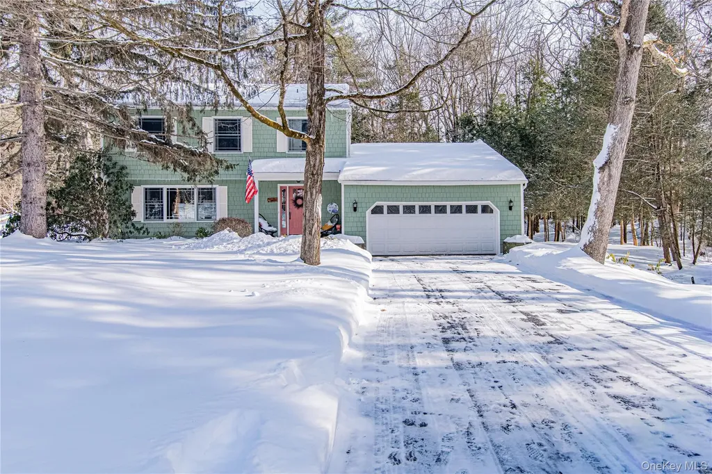 30 Hudson Drive Hyde Park NY 12538