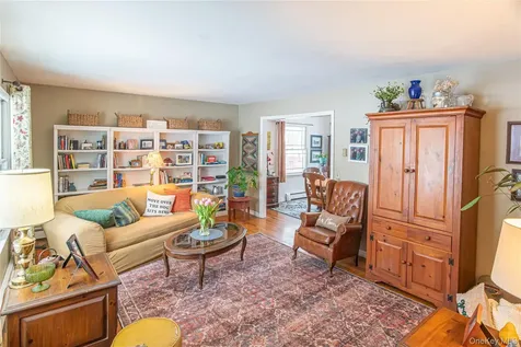 30 Hudson Drive Hyde Park NY 12538