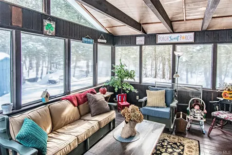 30 Hudson Drive Hyde Park NY 12538