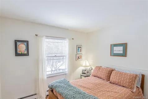 30 Hudson Drive Hyde Park NY 12538