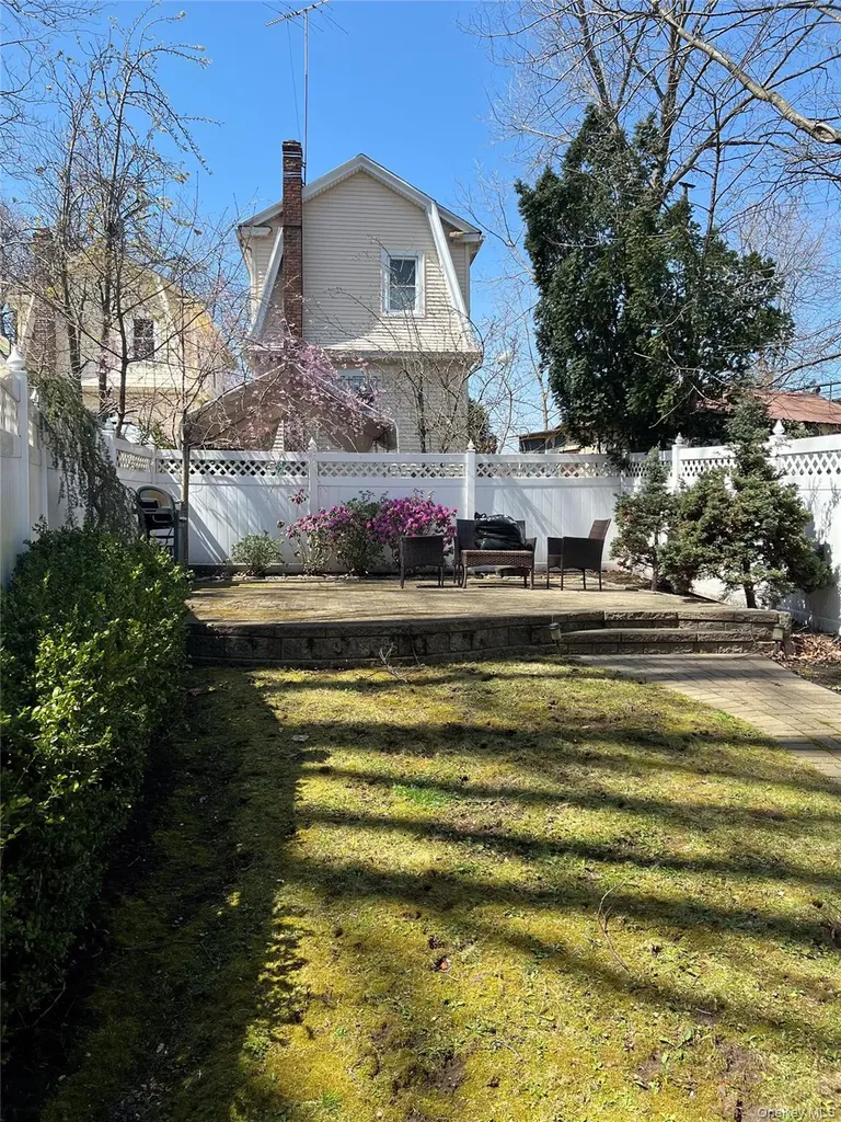 4425 Edson Avenue Bronx NY 10466