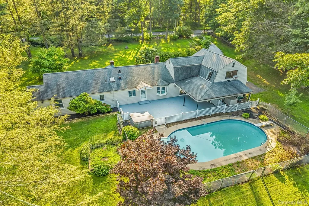 8 West Lane South Salem NY 10590