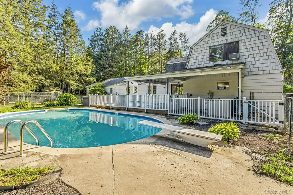 8 West Lane South Salem NY 10590