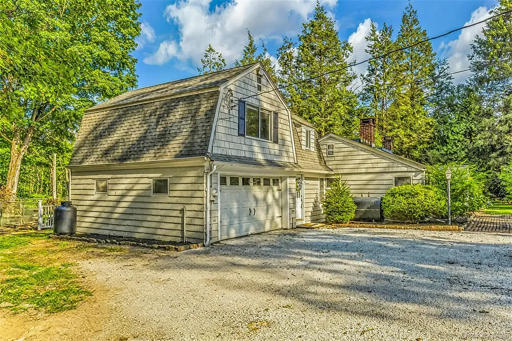8 West Lane South Salem NY 10590