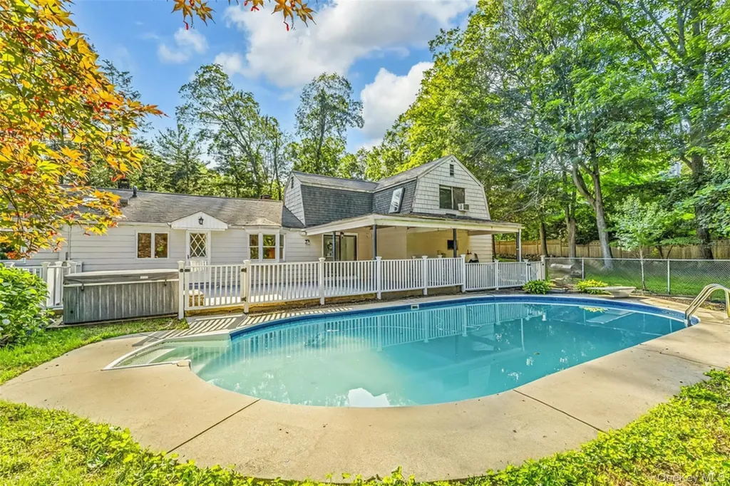 8 West Lane South Salem NY 10590