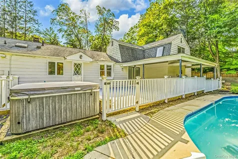 8 West Lane South Salem NY 10590