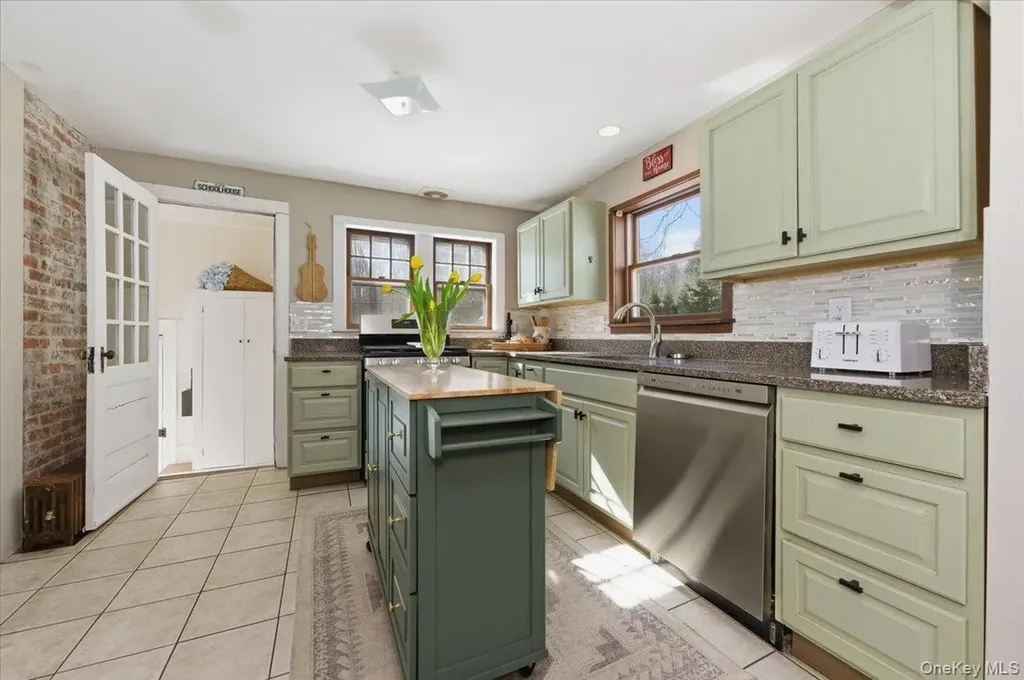 41 Plumbrook Road Katonah NY 10536