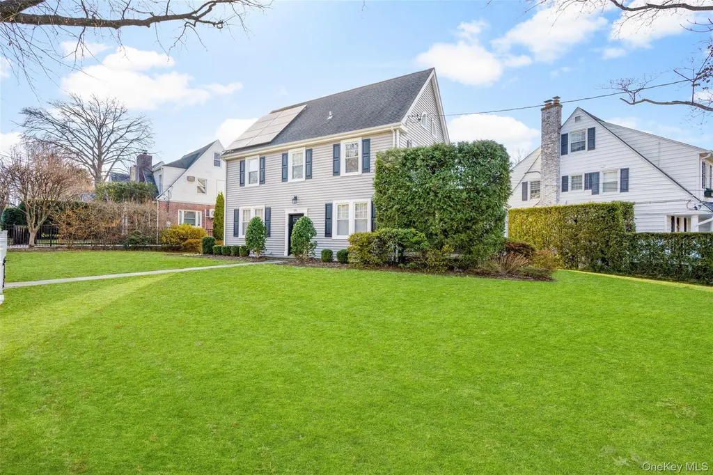 551 Wolfs Lane Pelham NY 10803