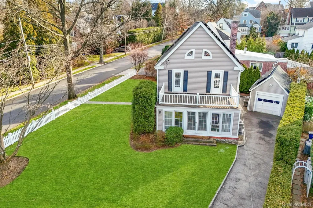551 Wolfs Lane Pelham NY 10803