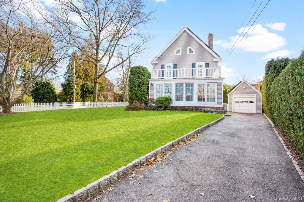 551 Wolfs Lane Pelham NY 10803