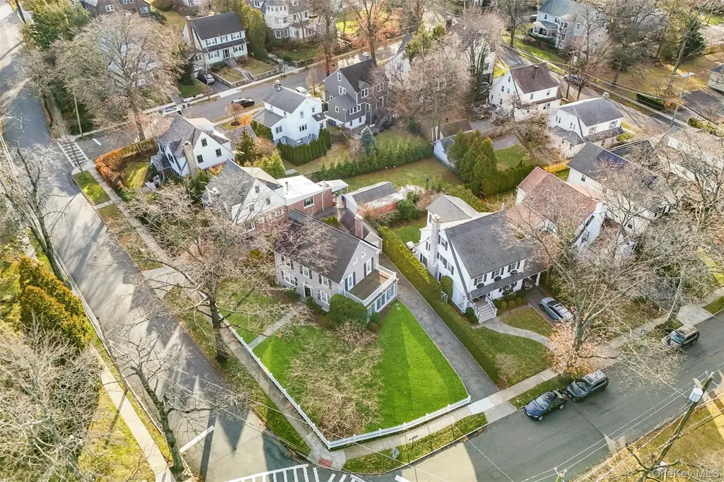 551 Wolfs Lane Pelham NY 10803