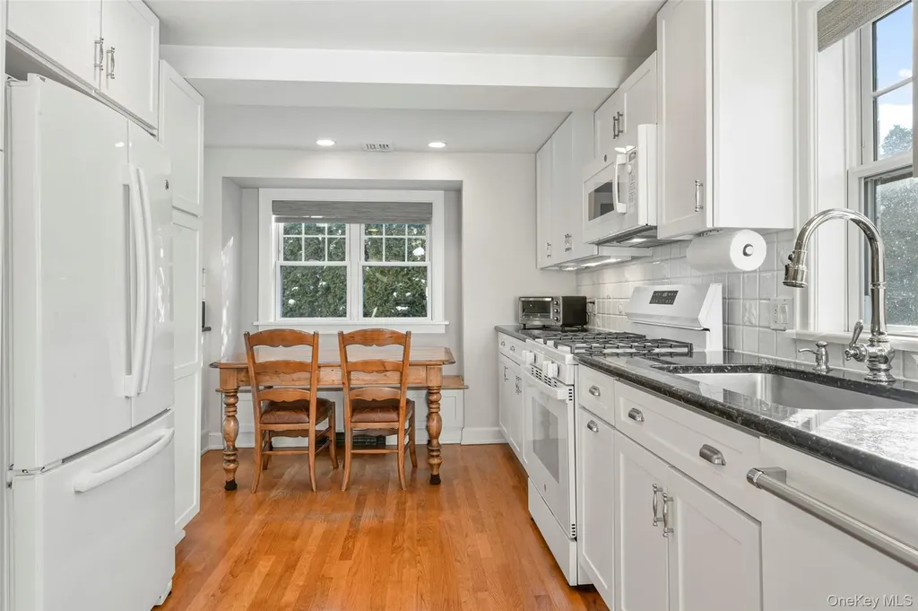551 Wolfs Lane Pelham NY 10803
