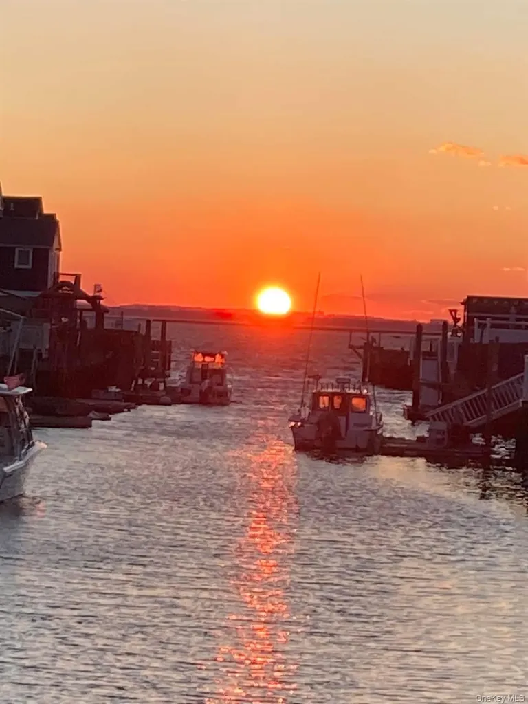 19 W 13th Road Broad Channel NY 11693