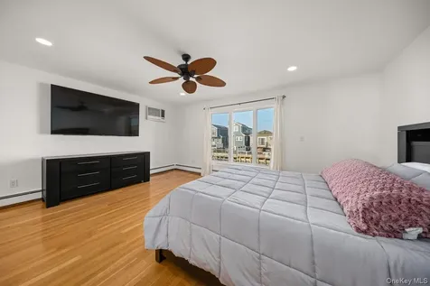 19 W 13th Road Broad Channel NY 11693