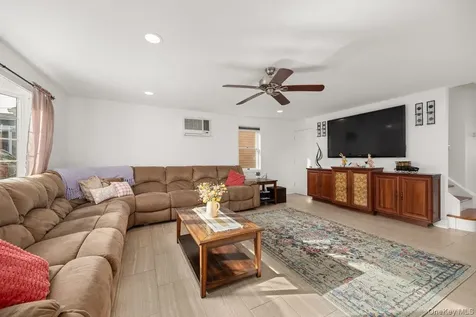 19 W 13th Road Broad Channel NY 11693