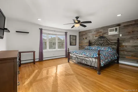 19 W 13th Road Broad Channel NY 11693