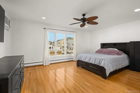 19 W 13th Road Broad Channel NY 11693
