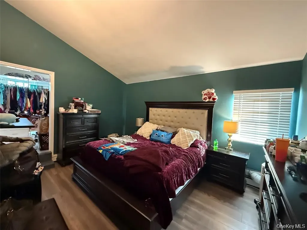 17 Hampton Road Shirley NY 11967