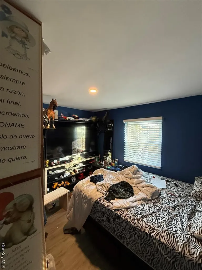 17 Hampton Road Shirley NY 11967