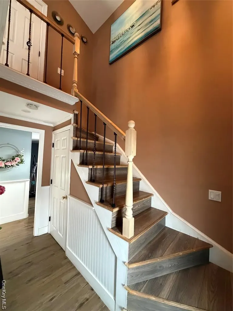 17 Hampton Road Shirley NY 11967