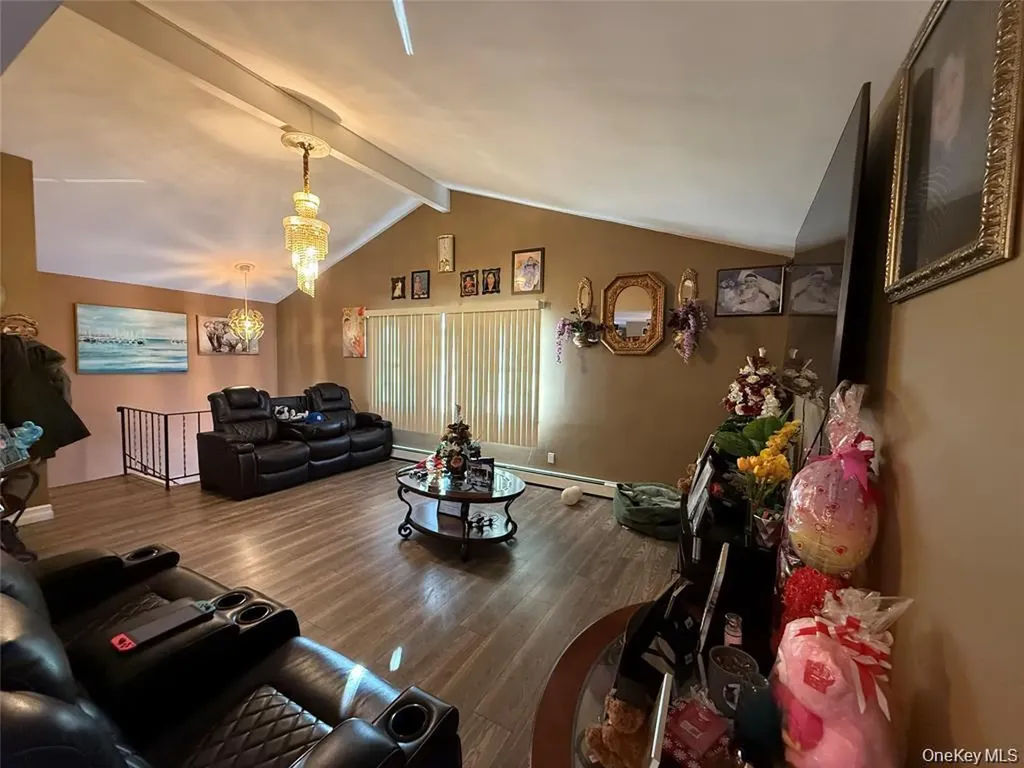 17 Hampton Road Shirley NY 11967