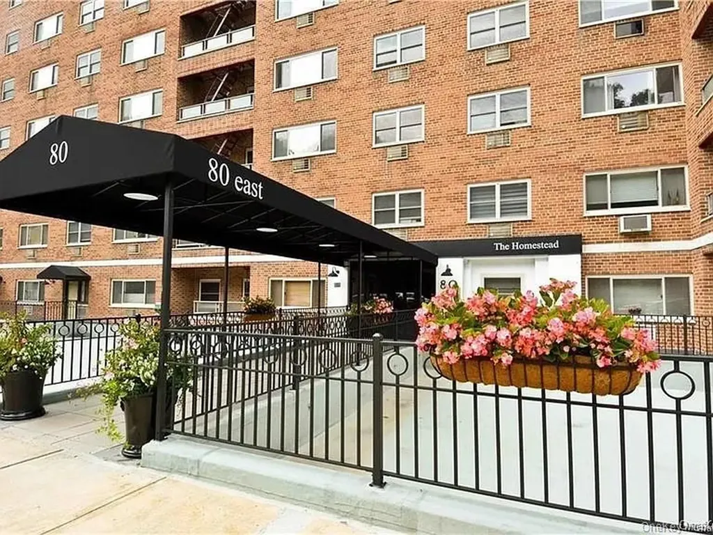 80 E Hartsdale Hartsdale NY 10530