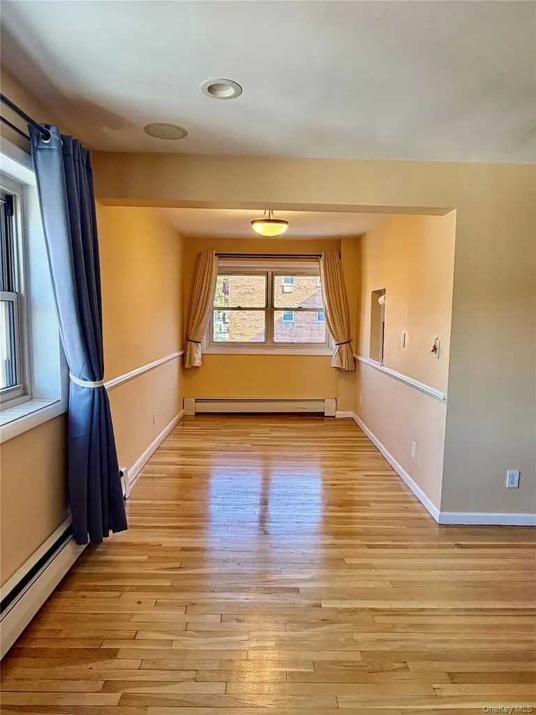 80 E Hartsdale Hartsdale NY 10530