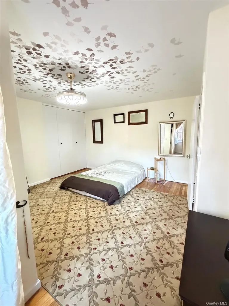 80 E Hartsdale Hartsdale NY 10530
