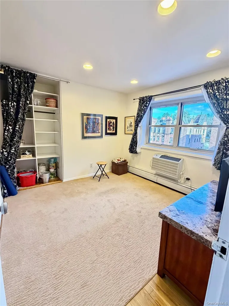 80 E Hartsdale Hartsdale NY 10530