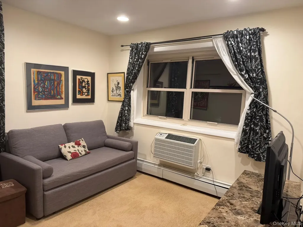 80 E Hartsdale Hartsdale NY 10530