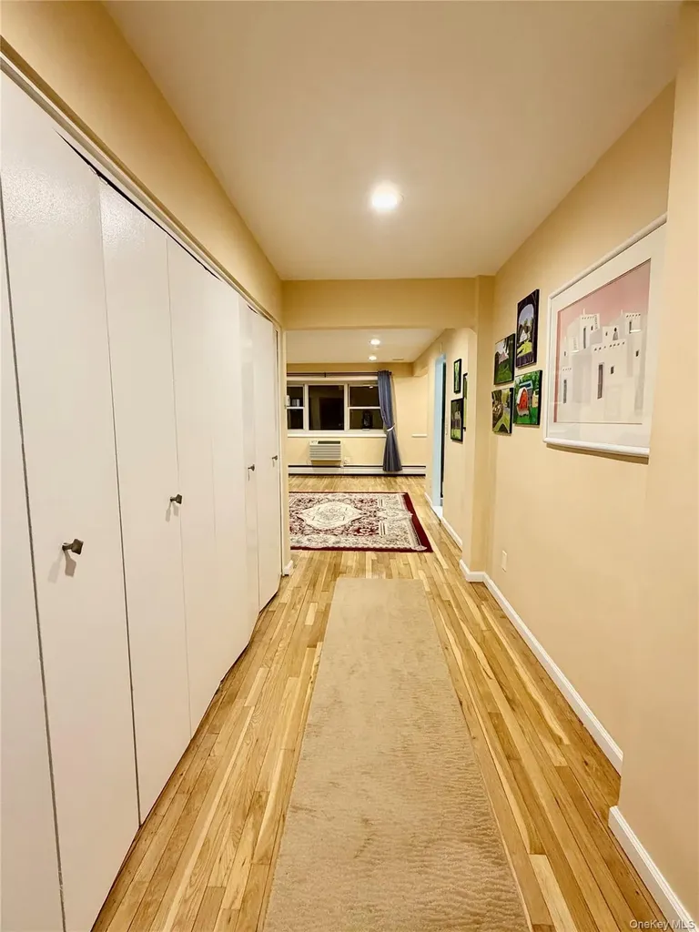 80 E Hartsdale Hartsdale NY 10530