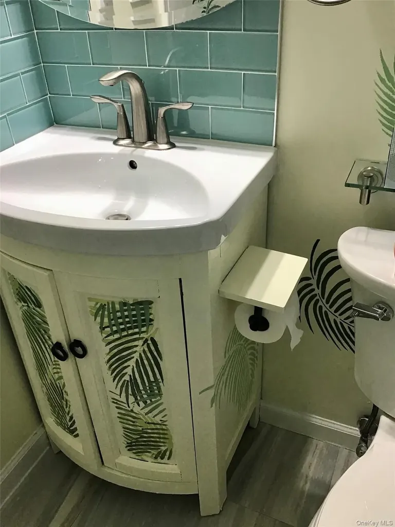 80 E Hartsdale Hartsdale NY 10530