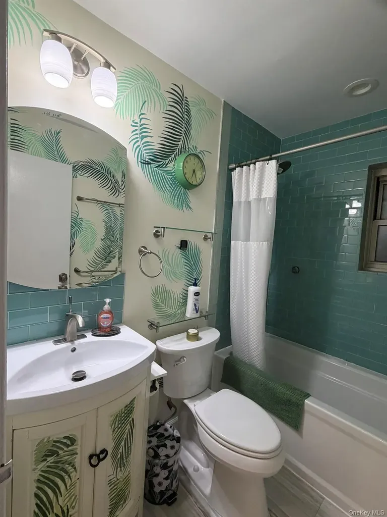 80 E Hartsdale Hartsdale NY 10530