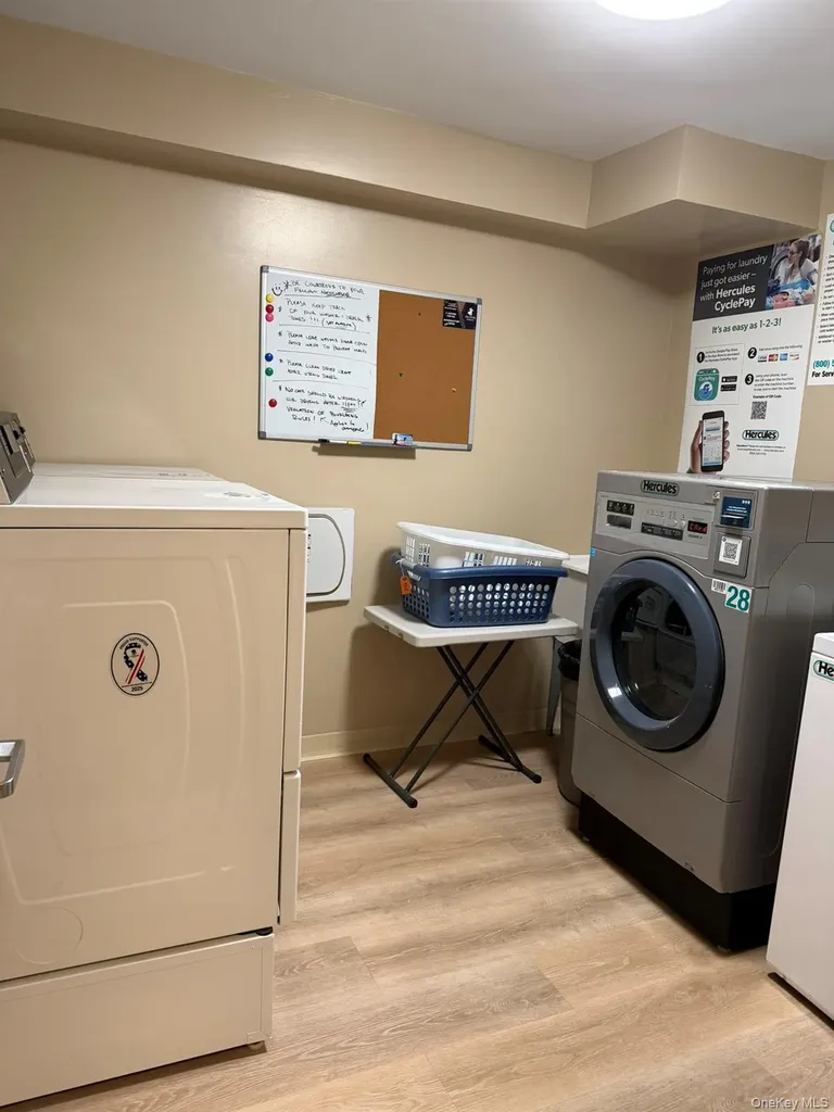 80 E Hartsdale Hartsdale NY 10530