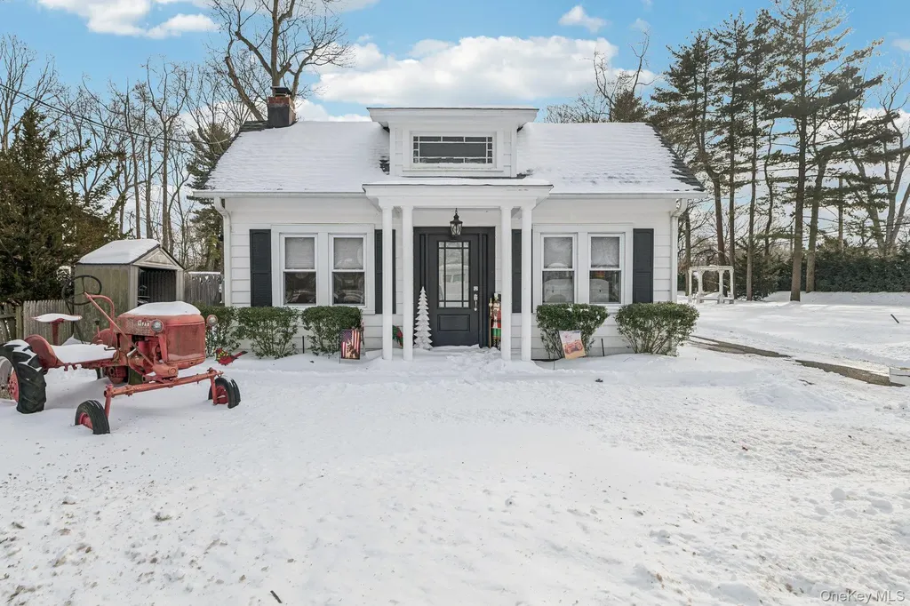 2 Oak Street Smithtown NY 11787